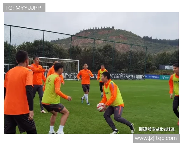 武汉羽毛球队以74分稳居锦标赛积分榜首位展现强劲实力 武汉羽毛球队以74分稳居锦标赛积分榜首位展现强劲实力