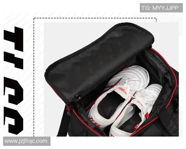 时尚与运动结合足球女背包让你轻松出行尽显个性魅力