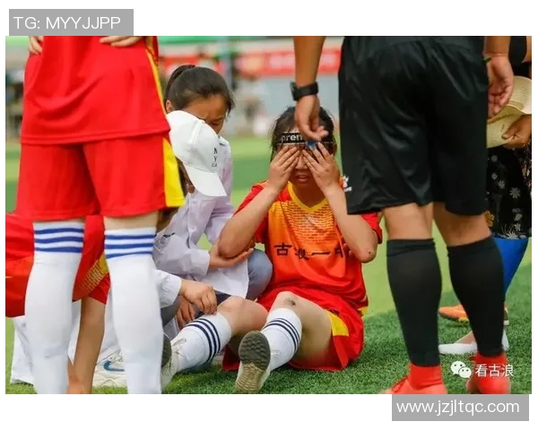 足球女郎李的精彩人生与绿茵场上的奋斗故事 足球女郎李的精彩人生与绿茵场上的奋斗故事