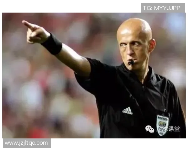 足球特有裁判制度解析与发展趋势探讨及其对比赛公平性的影响 足球特有裁判制度解析与发展趋势探讨及其对比赛公平性的影响